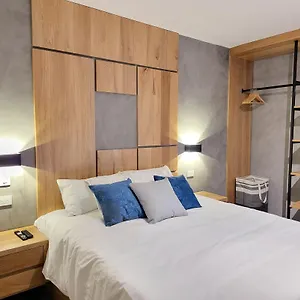  Apartment Center Flats - In El Poblado Near Park Lleras, Medellin! Colombia